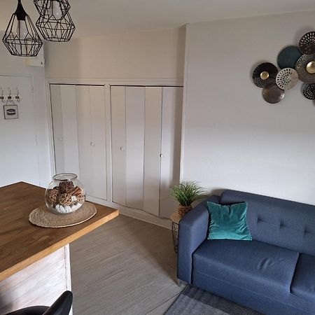 Appartement F2 Centre-Ville Issoire Avec Jolie Vue Bagian luar foto